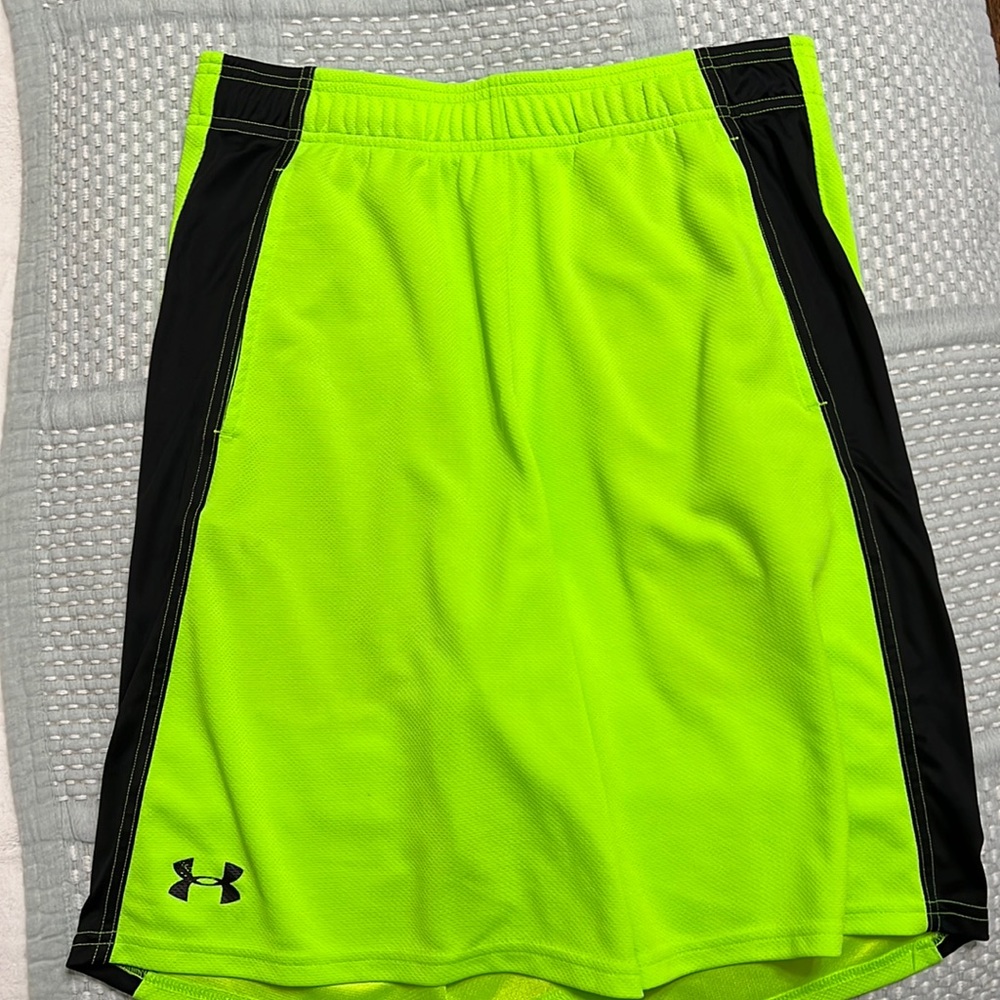 Under armour Mens loose fit athletic shorts
